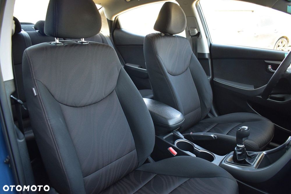 Hyundai Elantra - 15