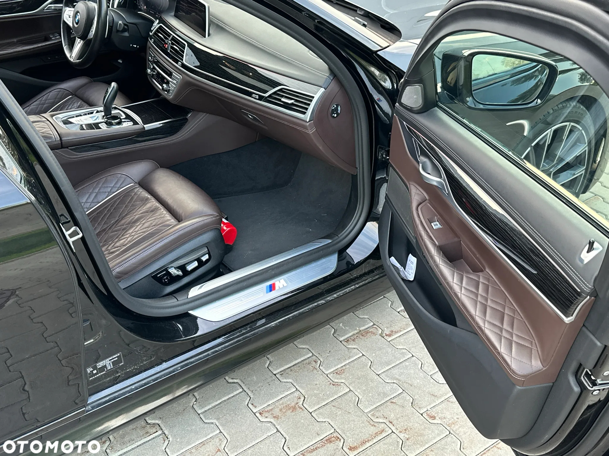 BMW Seria 7 750Li xDrive sport - 23