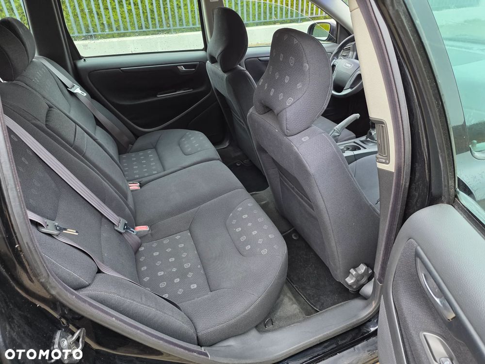 Volvo V70 2.4 Premium - 15