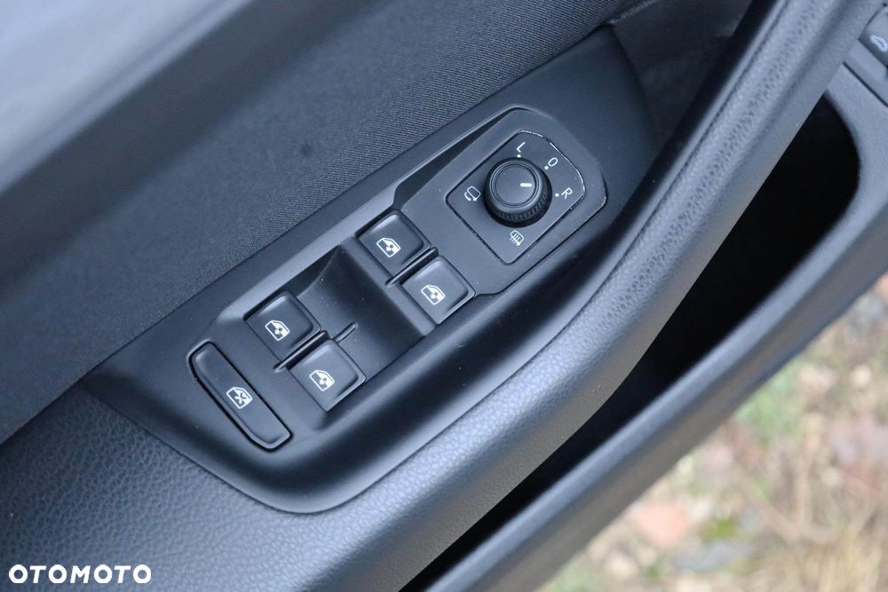 Volkswagen Passat - 30