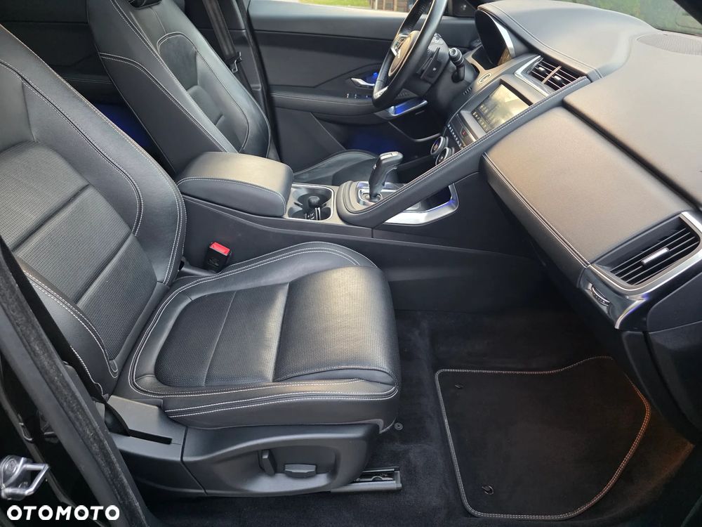Jaguar E-Pace - 26