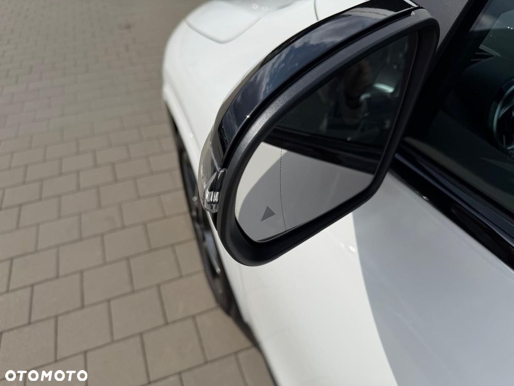 Mercedes-Benz GLA 200 d 4-Matic AMG Line - 14