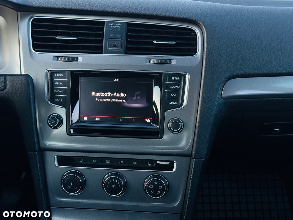 Volkswagen Golf 1.6 TDI BlueMotion Technology Comfortline - 12