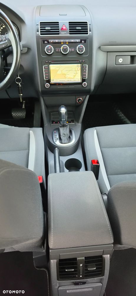 Volkswagen Touran 2.0 TDI Highline DSG - 12