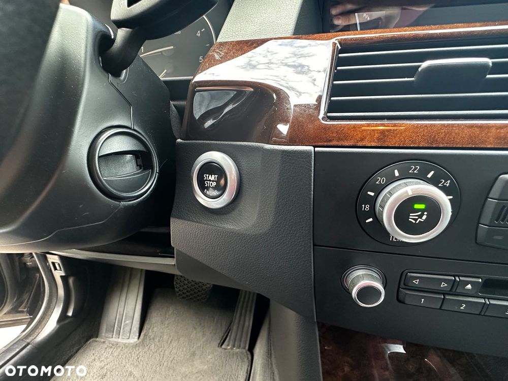 BMW Seria 5 525d Touring Edition Exclusive - 24