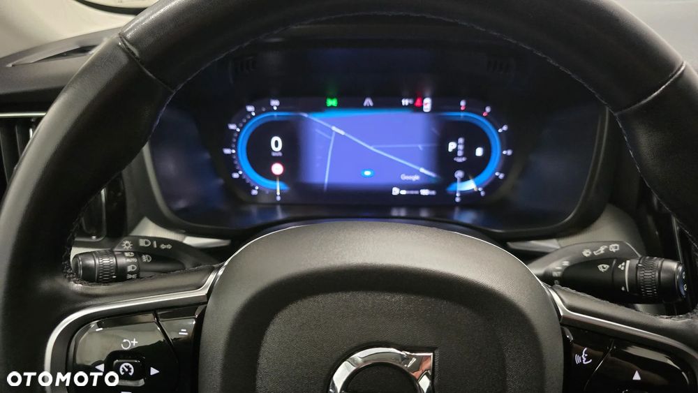 Volvo XC 60 B4 D Plus Dark - 23