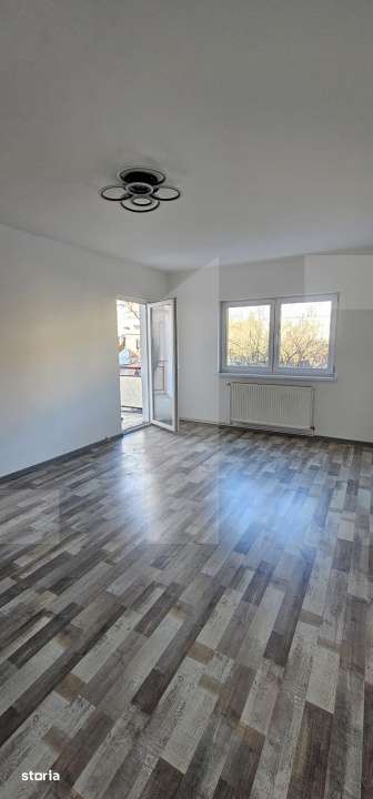 Apartament 3 camere, 2 bai – complet renovat, etaj 1, semicentral — fotografia 1
