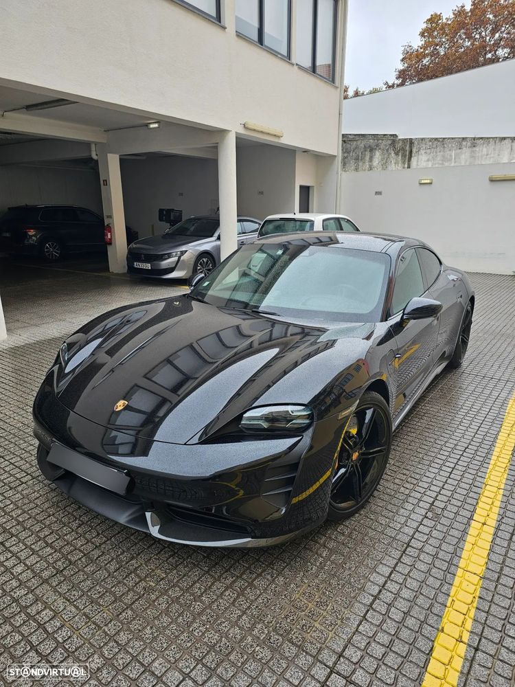 Porsche Taycan Turbo S - 5