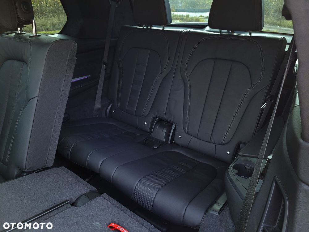BMW X7 xDrive40d mHEV - 29