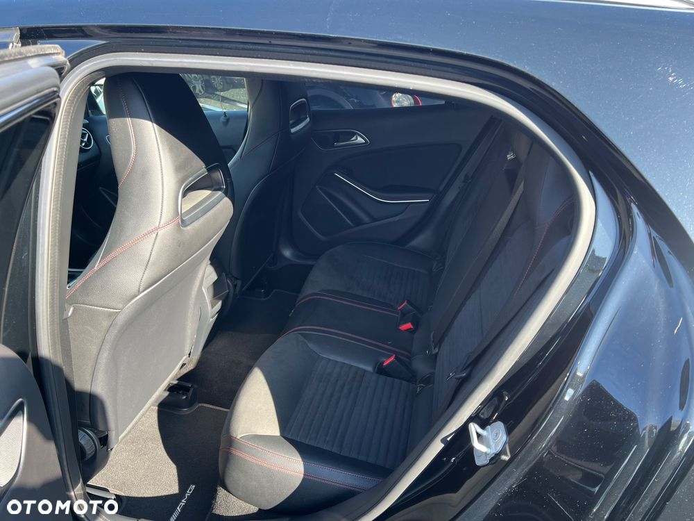 Mercedes-Benz GLA 200 AMG Line - 10