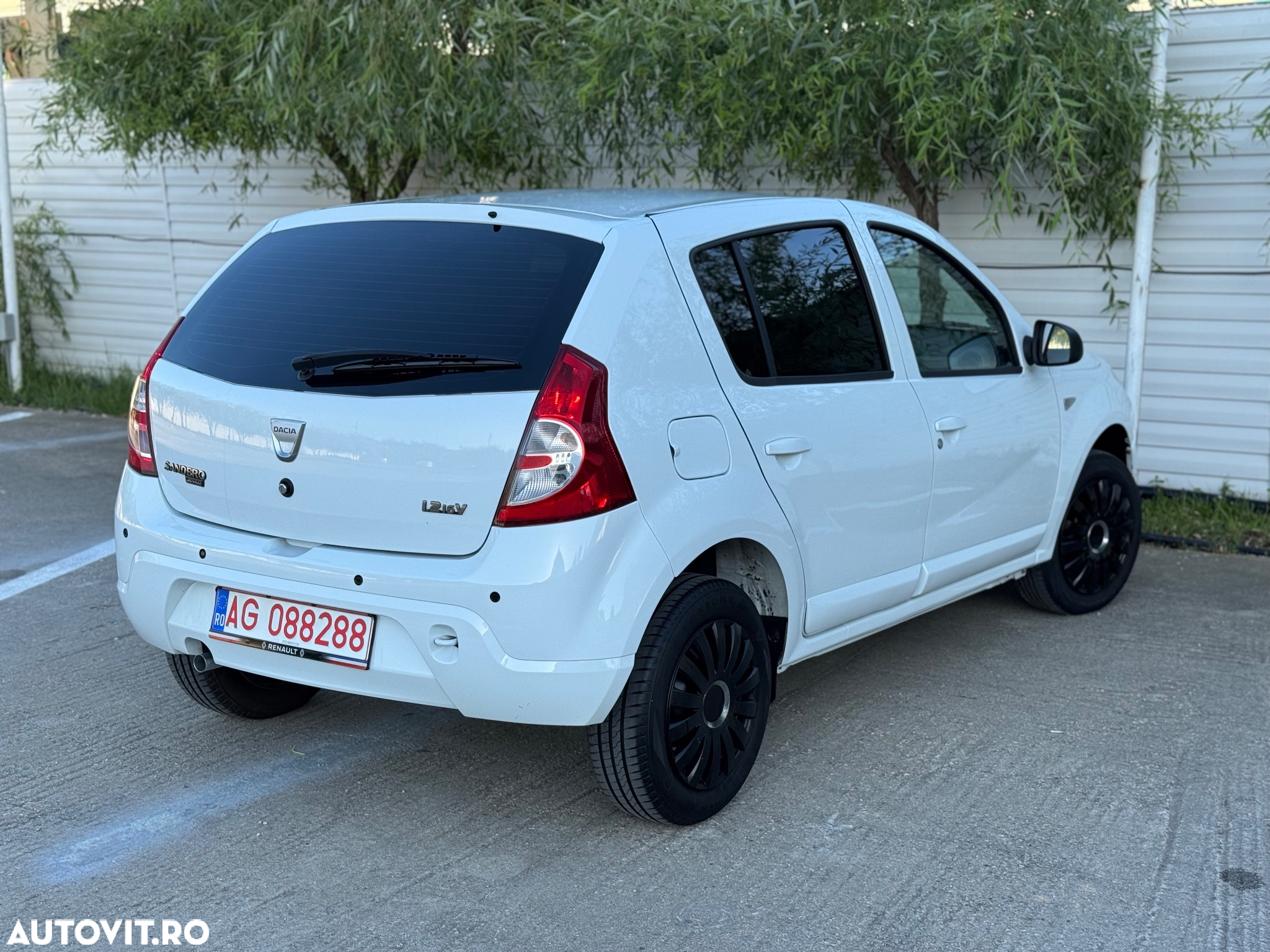 Dacia Sandero 1.2 16V 75 Celebration - 10