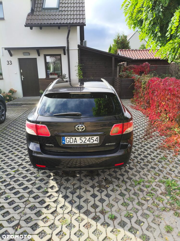 Toyota Avensis - 10