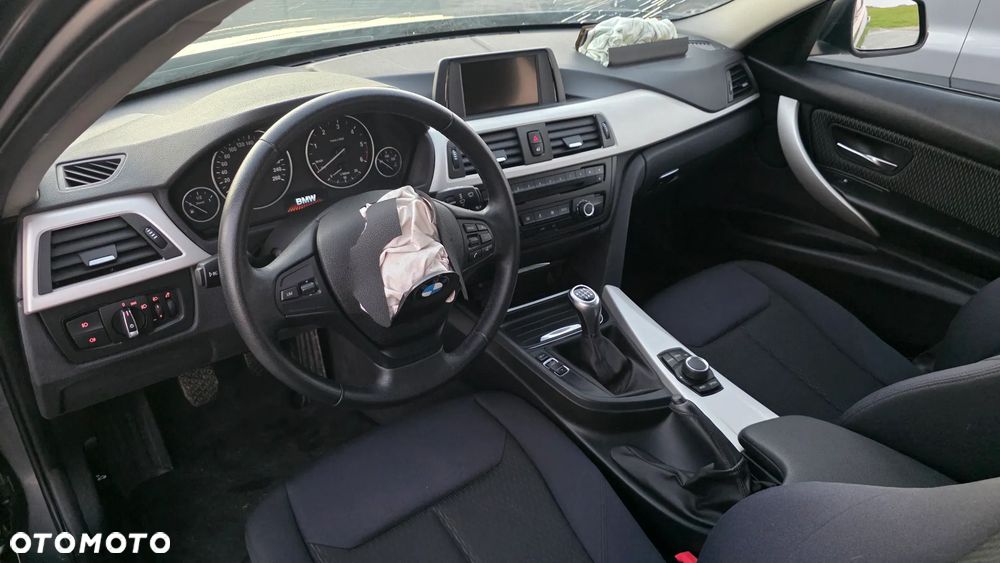 BMW Seria 3 320d xDrive - 30