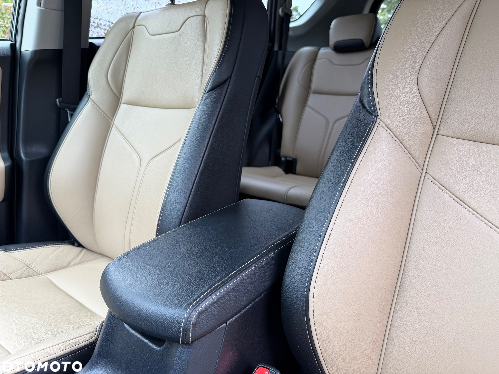 Toyota RAV4 2.0 D-4D Prestige - 21