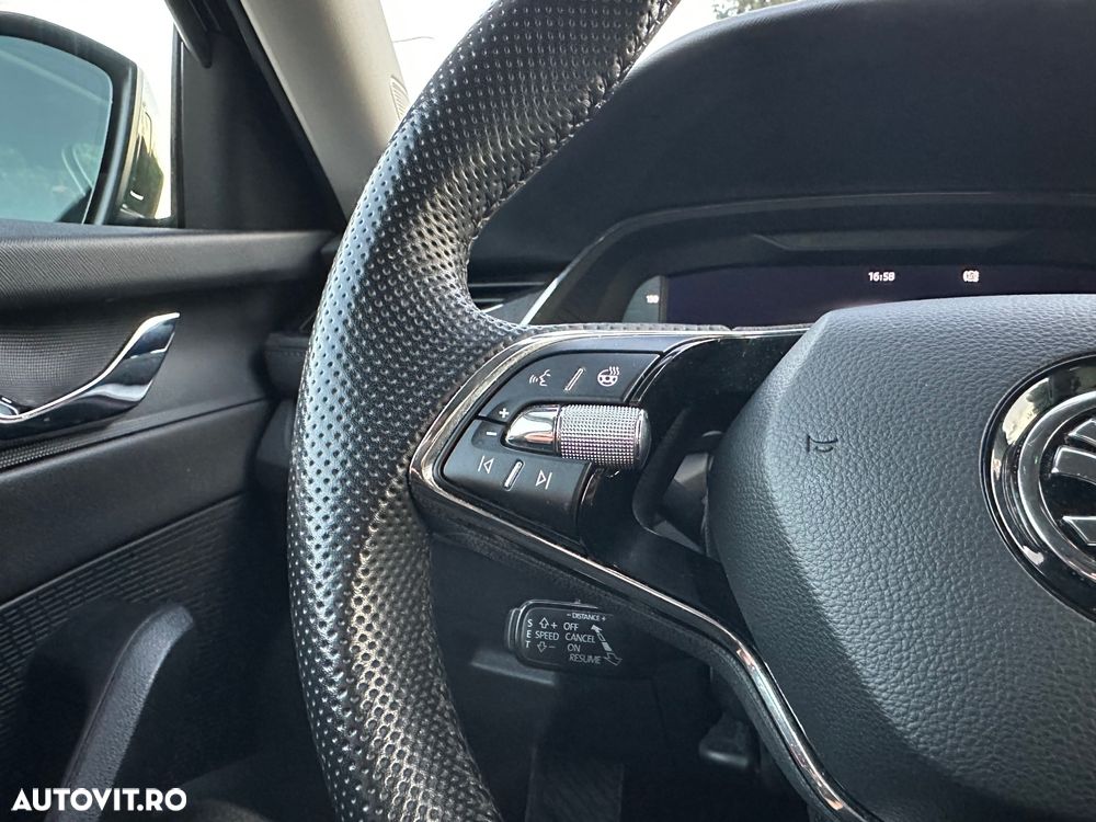 Skoda Octavia Combi 2.0 TDI DSG Edition - 14