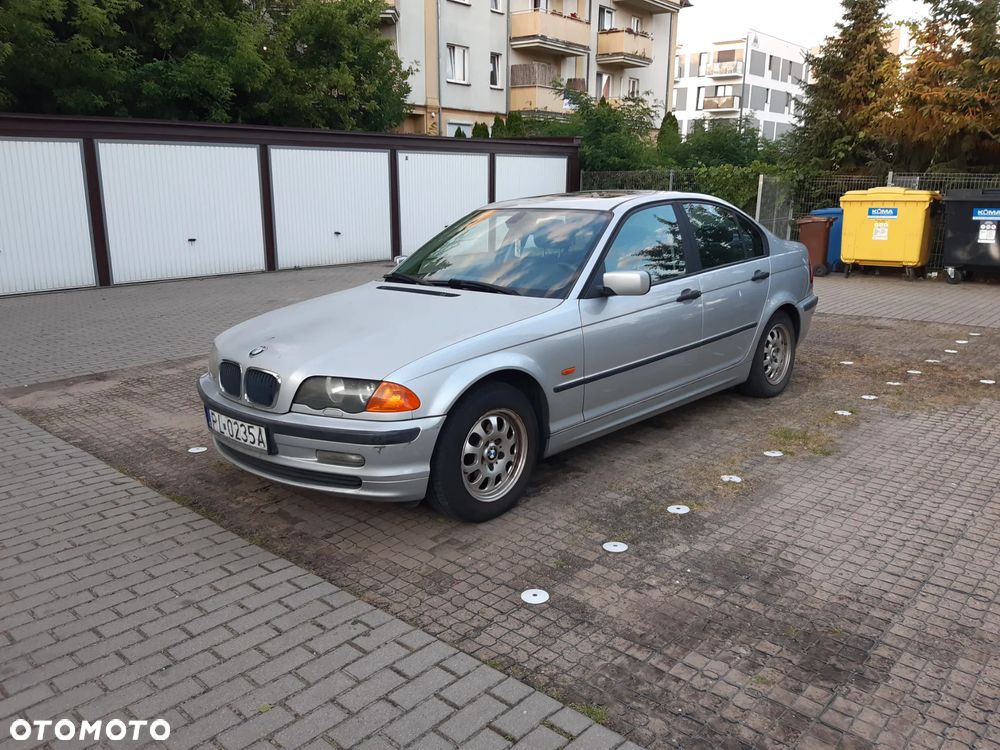 BMW Seria 3 318i - 1