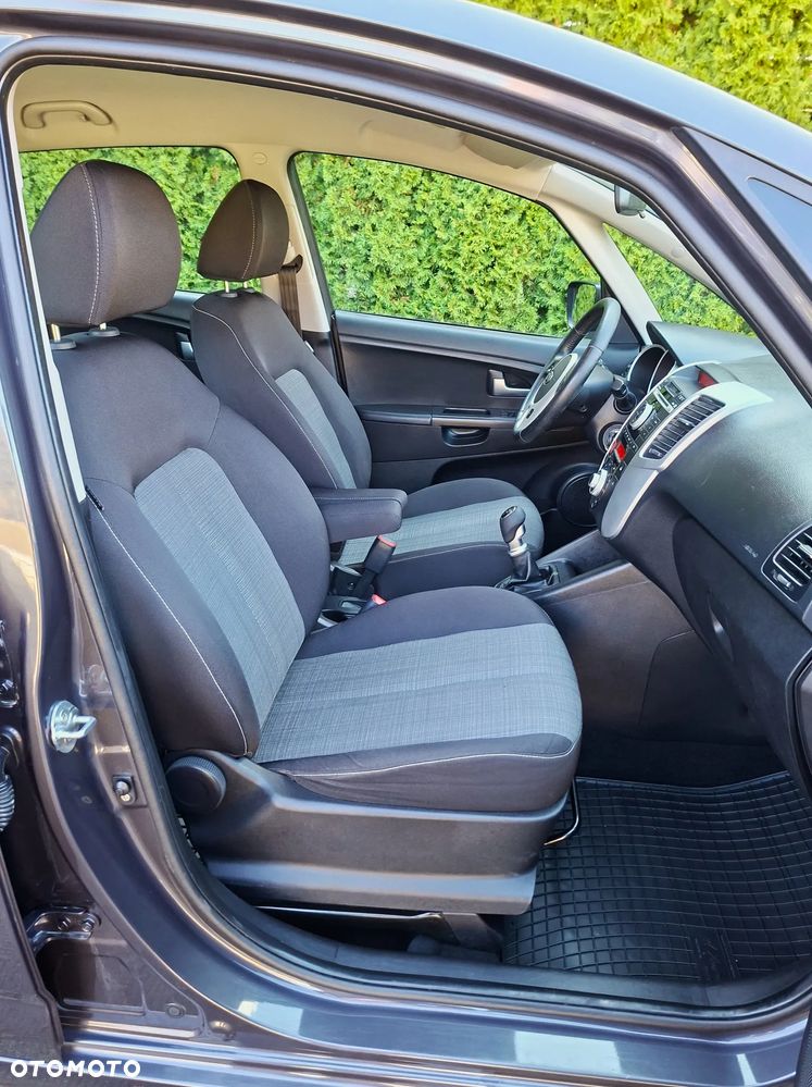 Kia Venga 1.4 CVVT Spirit - 10