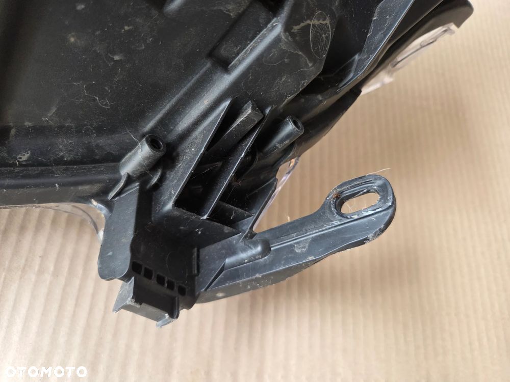 Lampa przednia lewa  Peugeot 208 I LIFT - 8