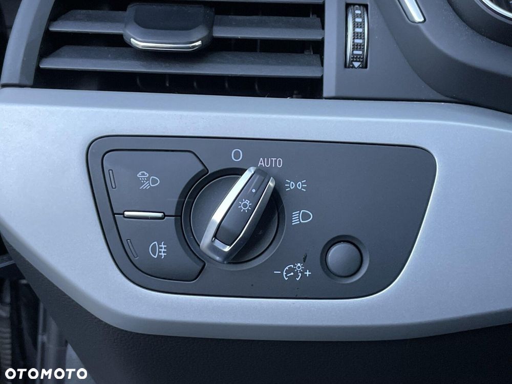 Audi A4 Limousine - 13