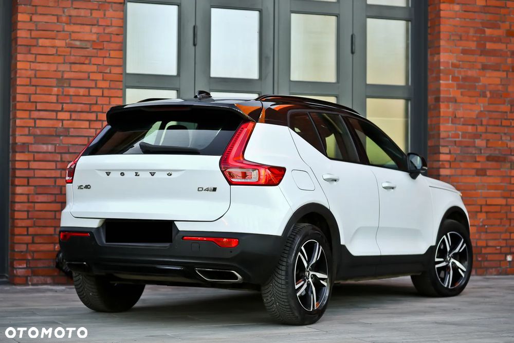 Volvo XC 40 D4 AWD Geartronic R-Design - 15