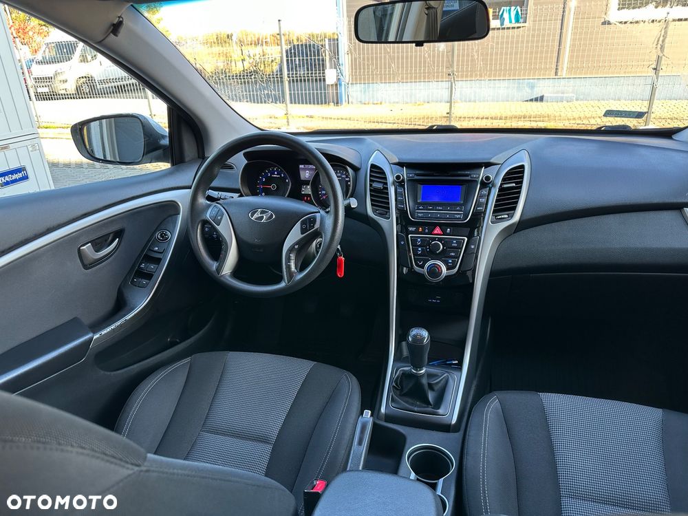 Hyundai i30 1.6 GDI Classic + - 17