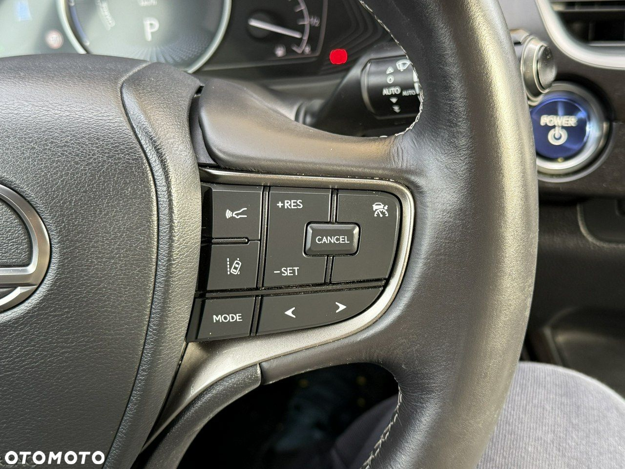 Lexus UX 250h Elegance 2WD - 35