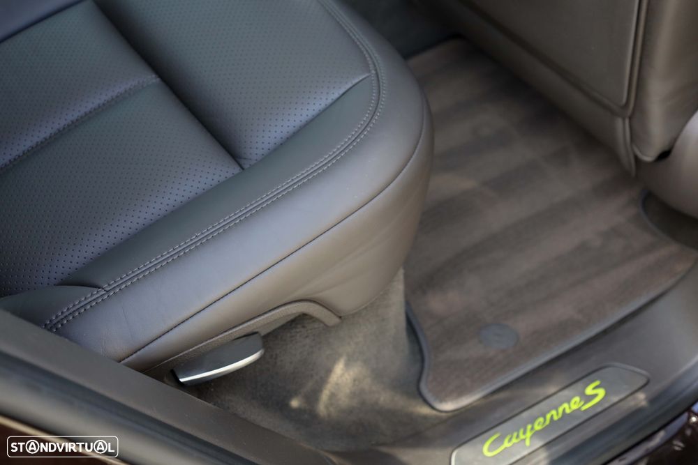 Porsche Cayenne S E-Hybrid Platinum Edition - 17