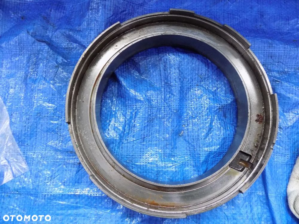 docisk kosza skrzyni biegów r101159 john deere 6300 6100 6200 6400 - 1