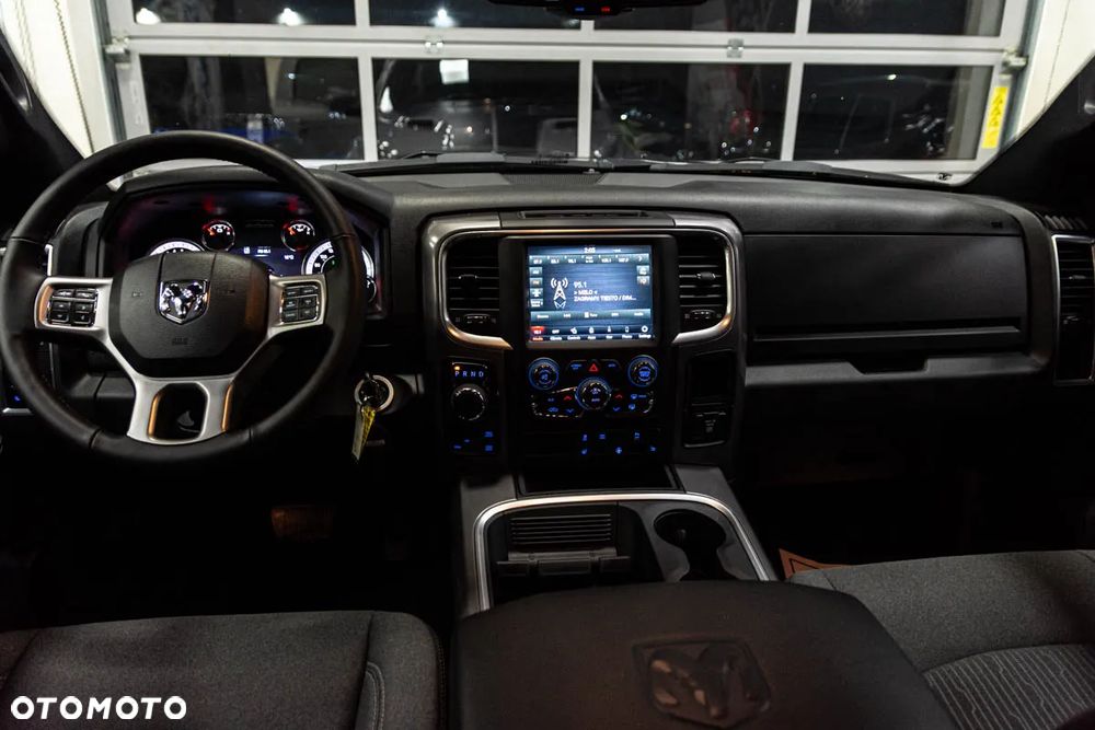 Dodge RAM 1500 5.7 4x4 - 19