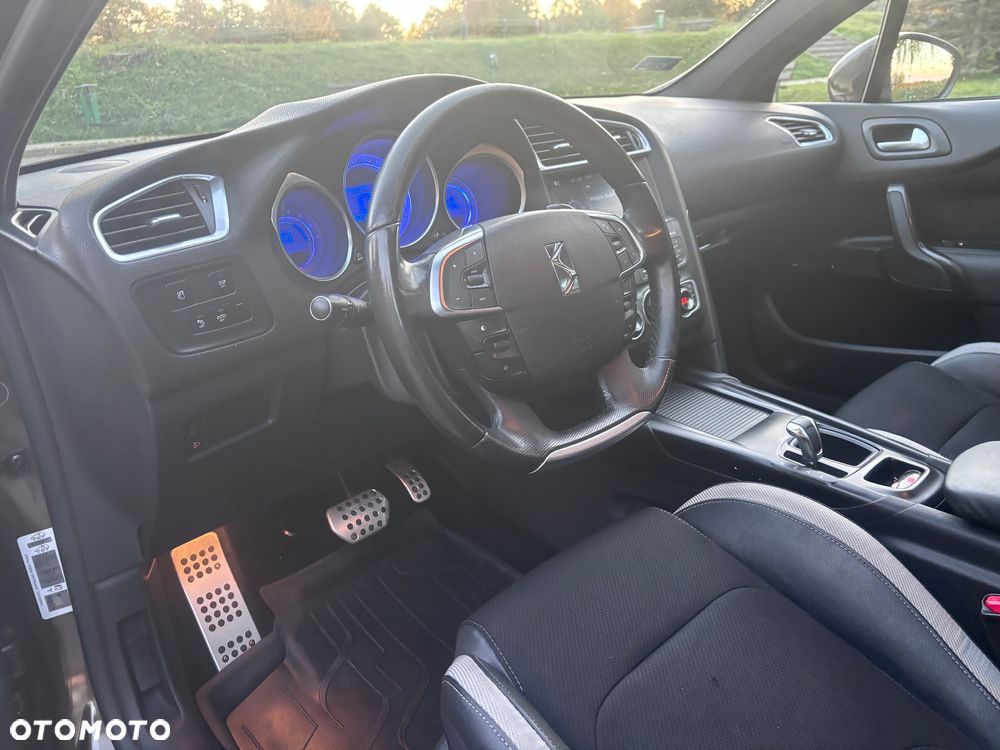 Citroën DS4 e-HDi 110 EGS6 SoChic - 38
