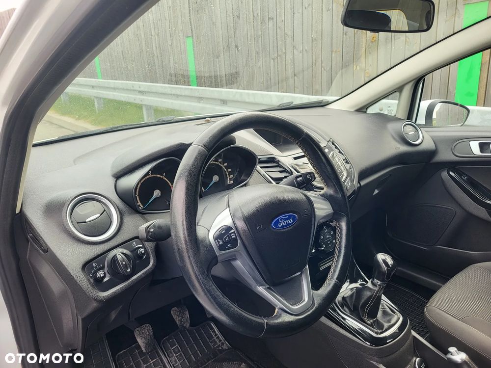 Ford Fiesta 1.5 TDCi St&St Ambiente - 12