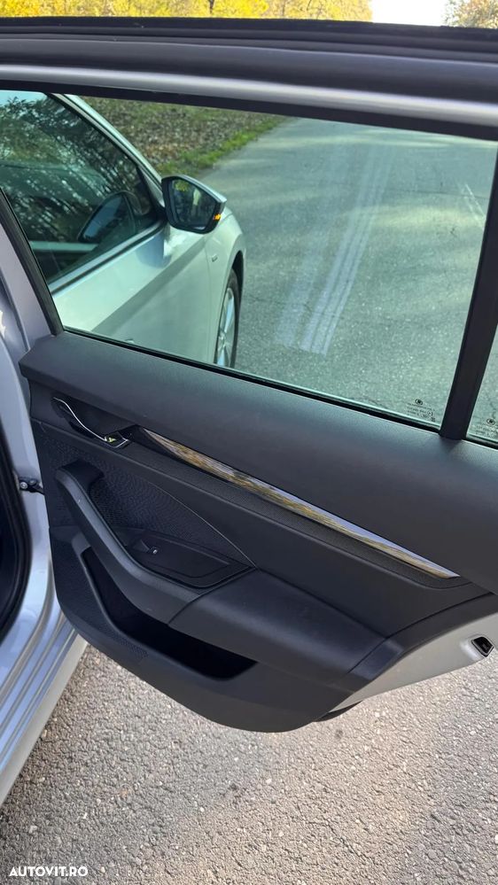 Skoda Octavia Combi 2.0 TDI Clever - 38