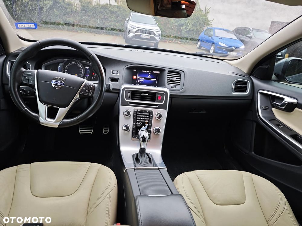 Volvo S60 T5 Drive-E Dynamic Edition (Momentum) - 13