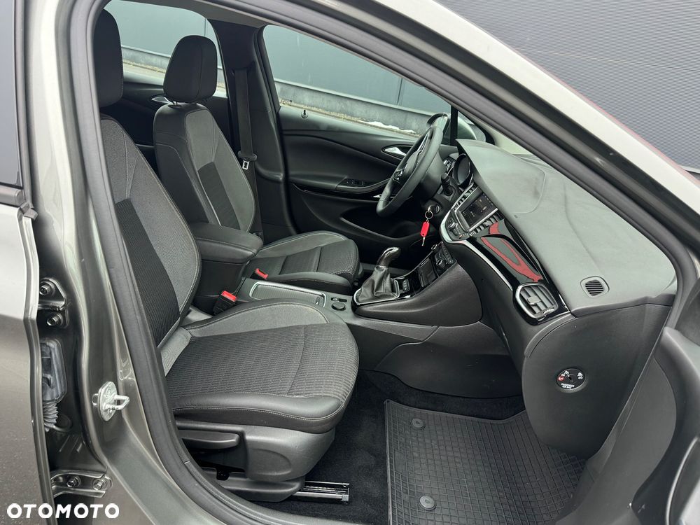 Opel Astra 1.2 T Edition S&S - 9