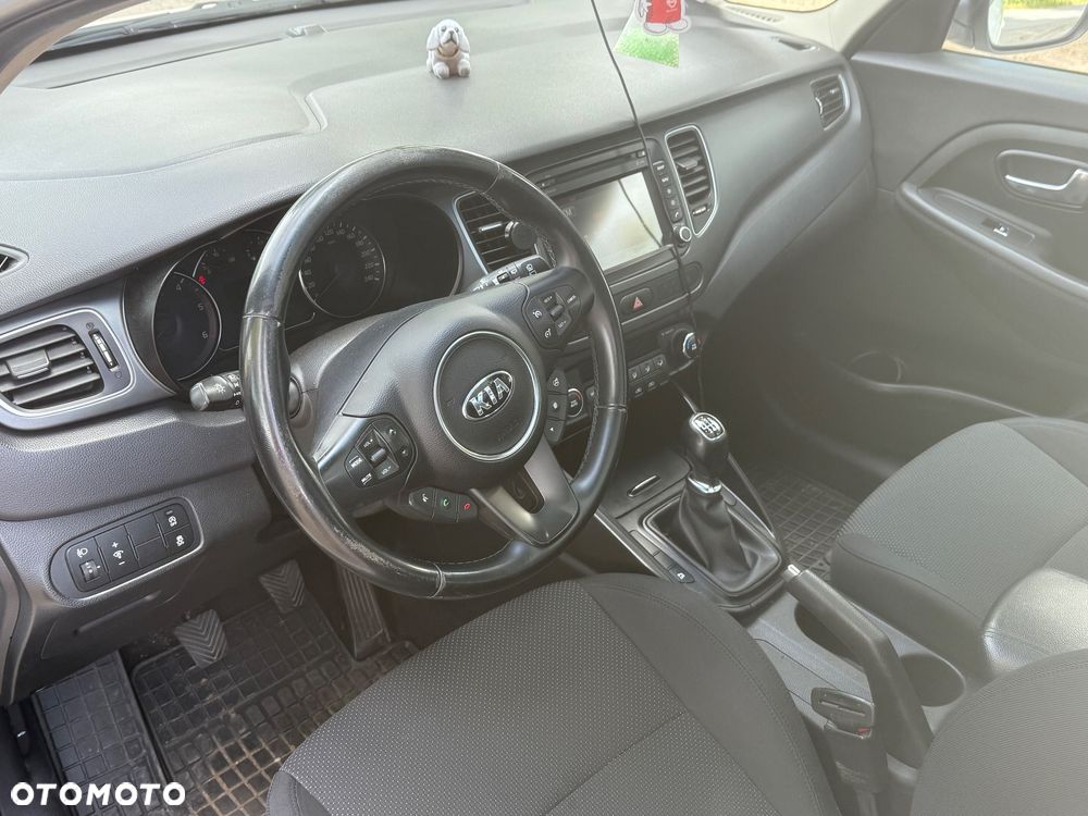 Kia Carens 1.7 CRDi XL 7os - 11