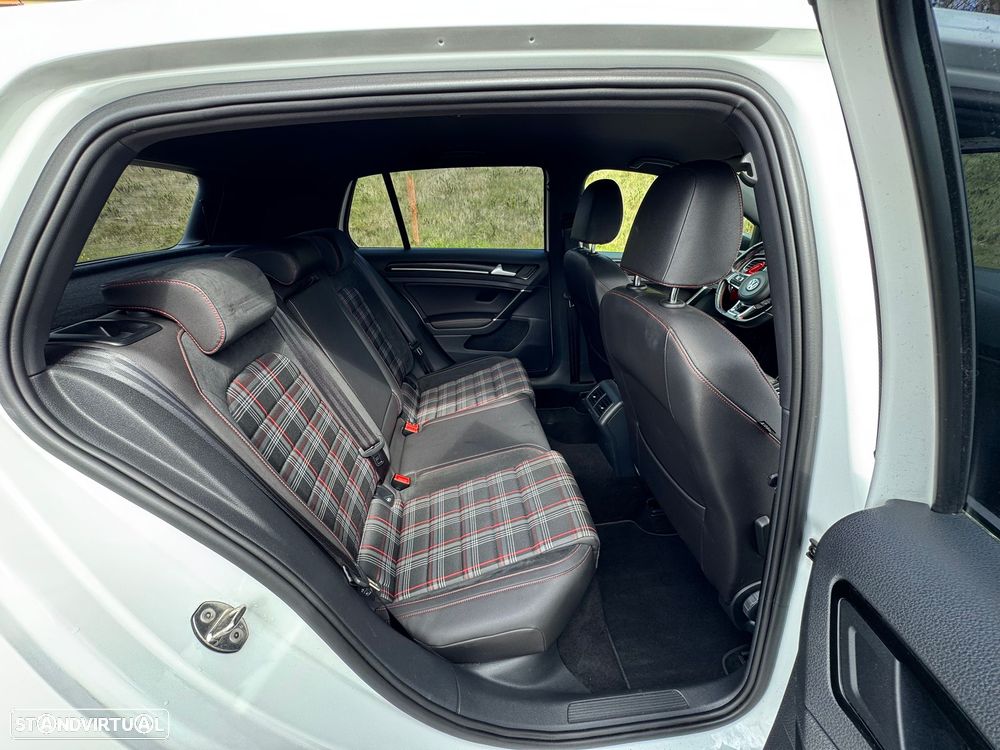 VW Golf GTI (BlueMotion ) DSG - 14