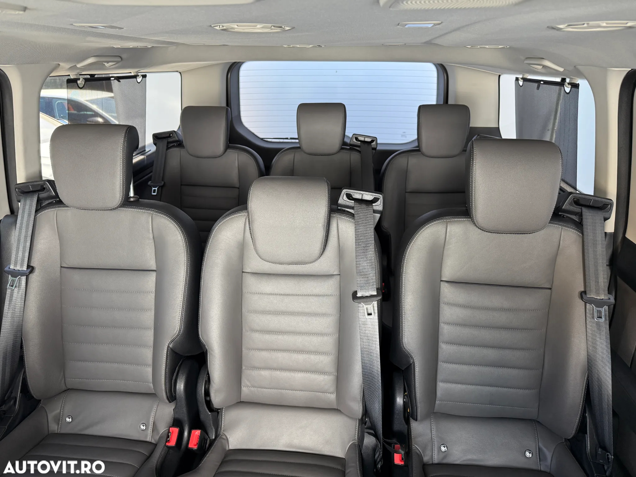 Ford Tourneo Custom Bus 320 2.0 EcoBlue 185 CP L2H1 Titanium Aut. - 11