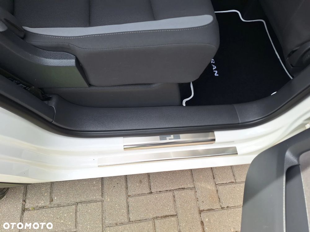 Volkswagen Touran 1.6 TDI DPF Highline - 29
