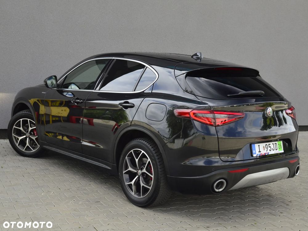 Alfa Romeo Stelvio 2.0 Turbo 16V AT8-Q4 Lusso Ti - 6