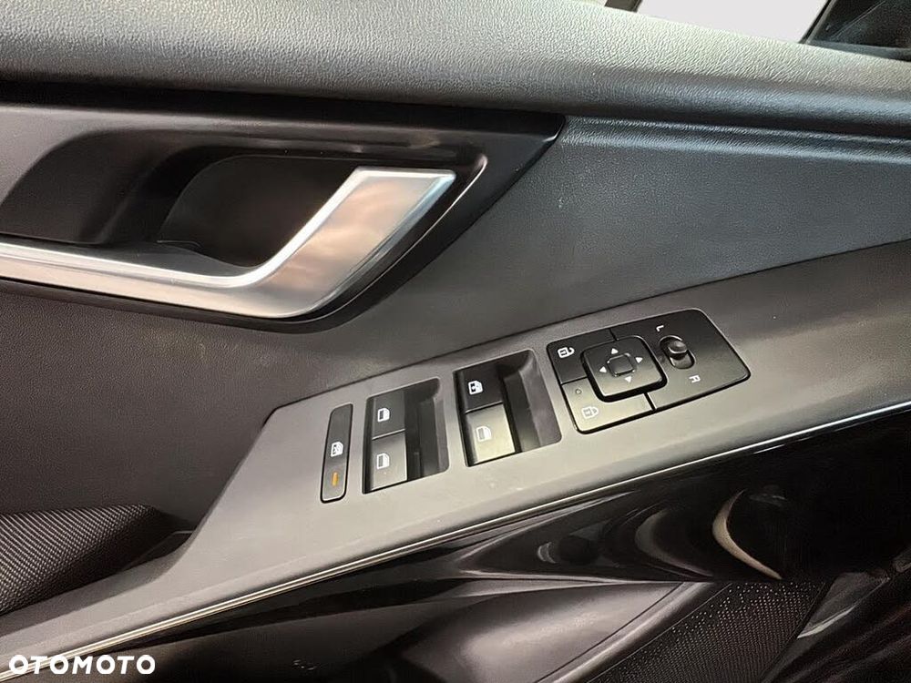Kia Niro 1.6 GDI Hybrid M - 24