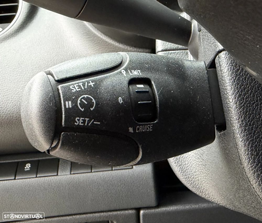 Peugeot 5008 1.6 BlueHDi Allure J17 - 16