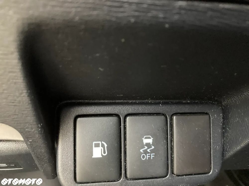 Toyota Avensis 2.0 D-4D Sol - 13