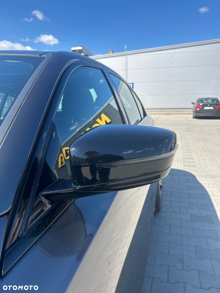BMW Seria 3 330i M Sport - 12