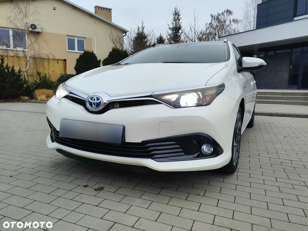 Toyota Auris Hybrid 135 Prestige - 2