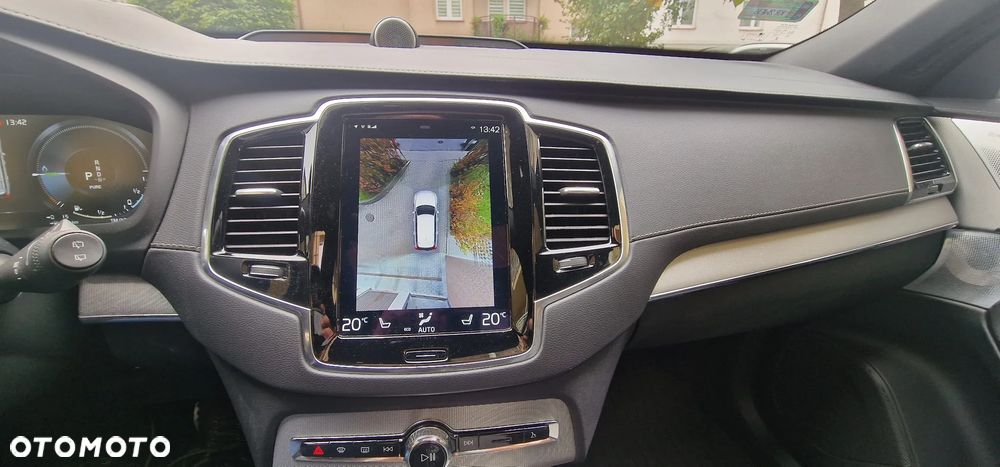 Volvo XC 90 T8 AWD Plug-In Hybrid R-Design 7os - 34