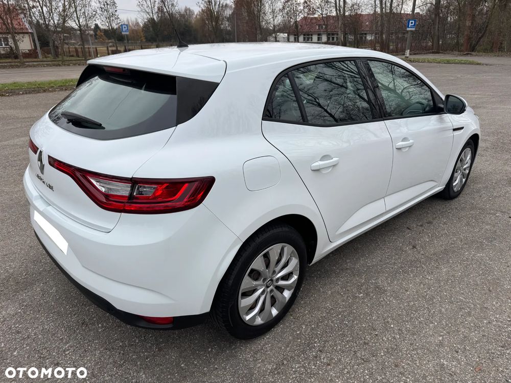 Renault Megane 1.5 Blue dCi Intens - 6