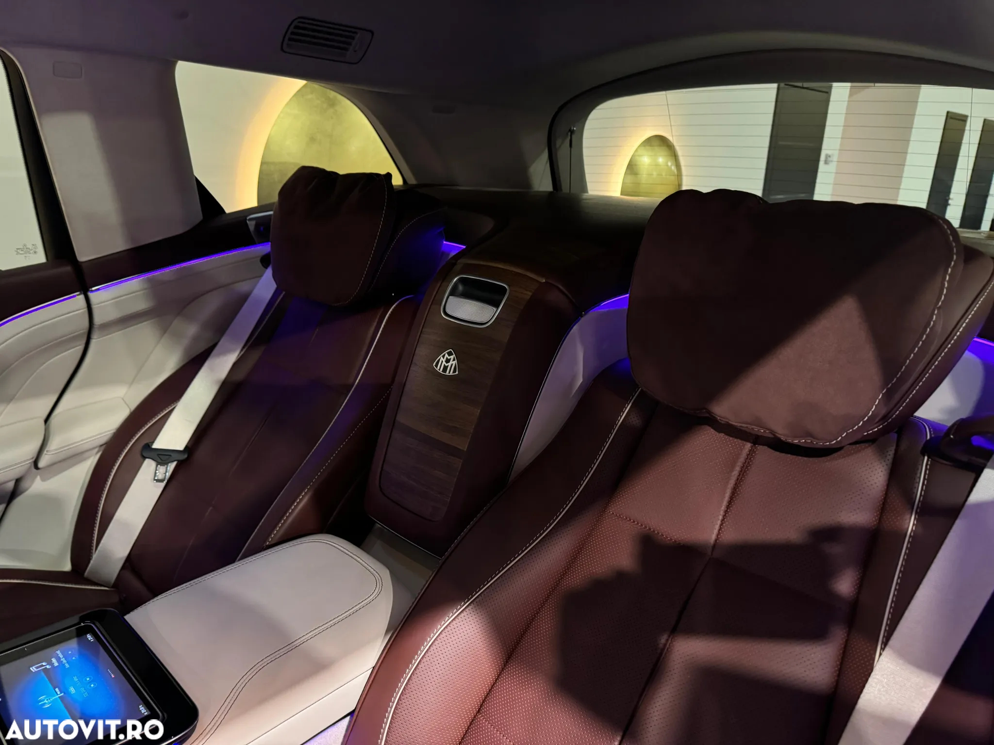 Mercedes-Benz GLS Maybach 600 4Matic 9G-TRONIC - 27