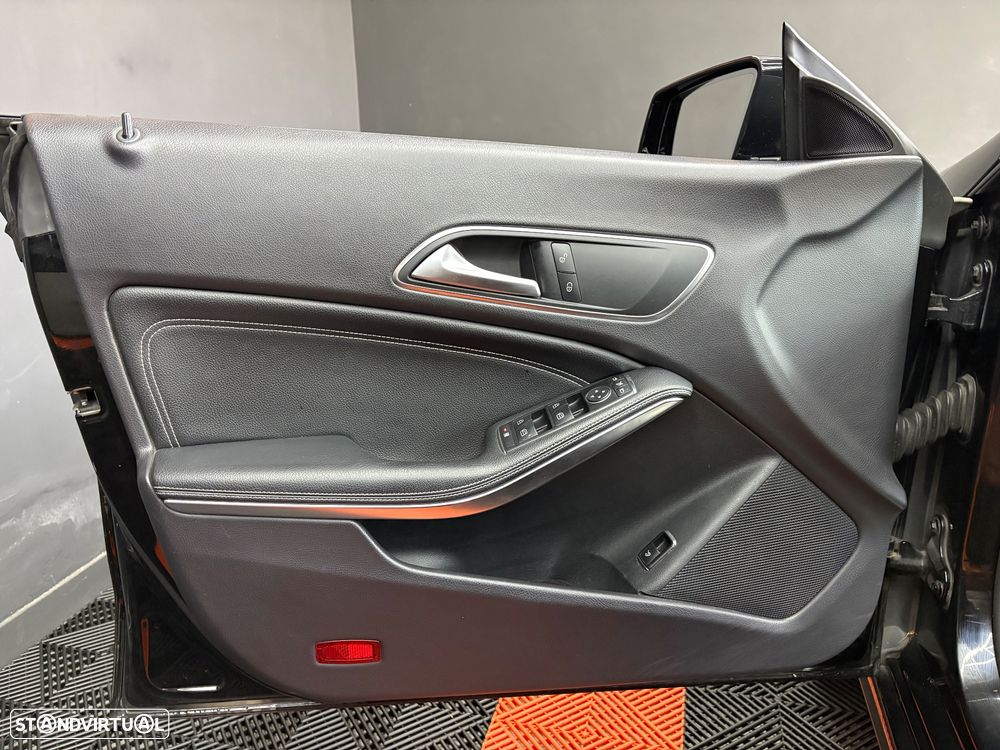 Mercedes-Benz CLA 220 d 7G-DCT AMG Line - 32