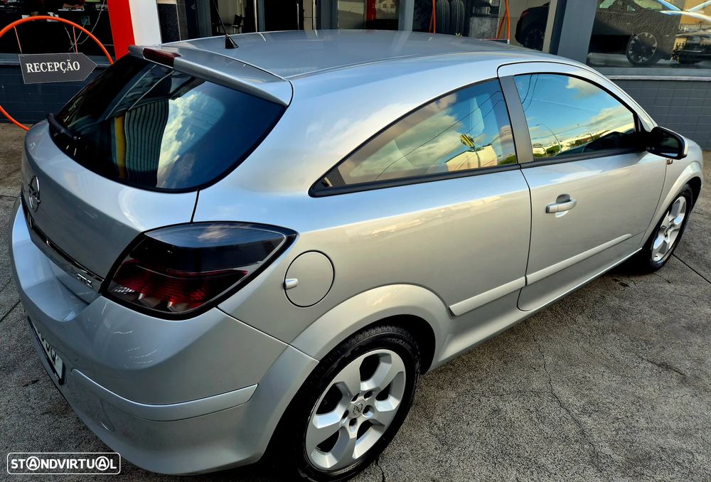 Opel Astra GTC 1.9 CDTI DPF Sport - 18