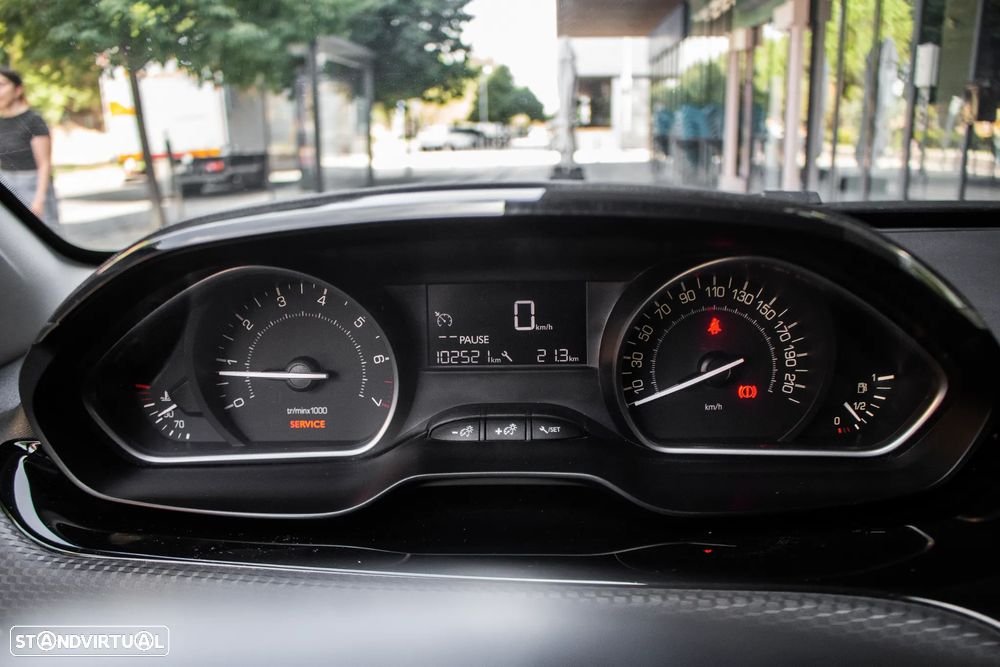 Peugeot 208 82 PureTech Style - 13